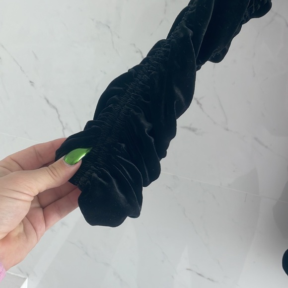 Zara Velvet Scrunch Top - Picture 2 of 8